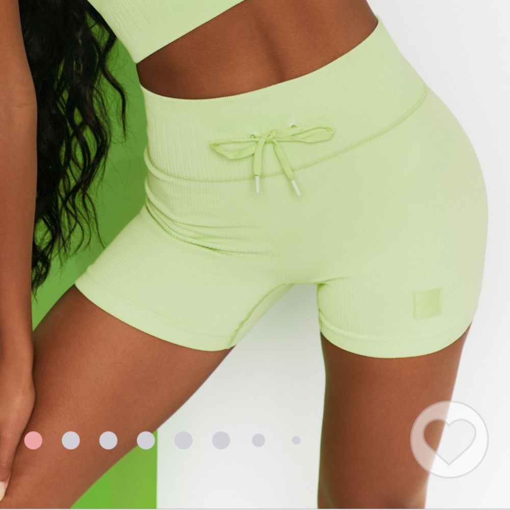 OH POLLY MOVE IT RIBBED TIE FRONT MINI SHORTS IN LIME, SIZE US 4